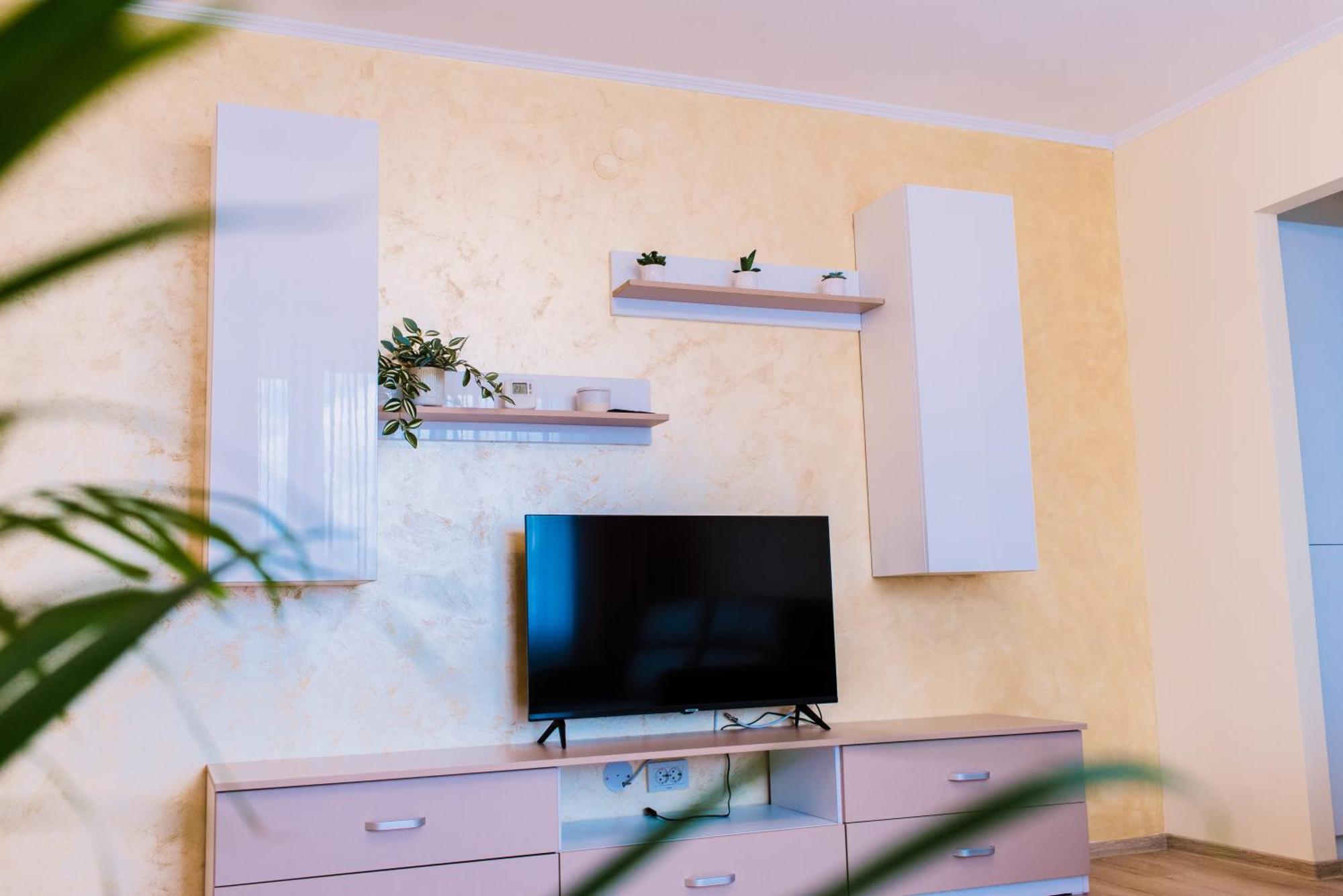 Central White Apartment 萨图马雷 外观 照片